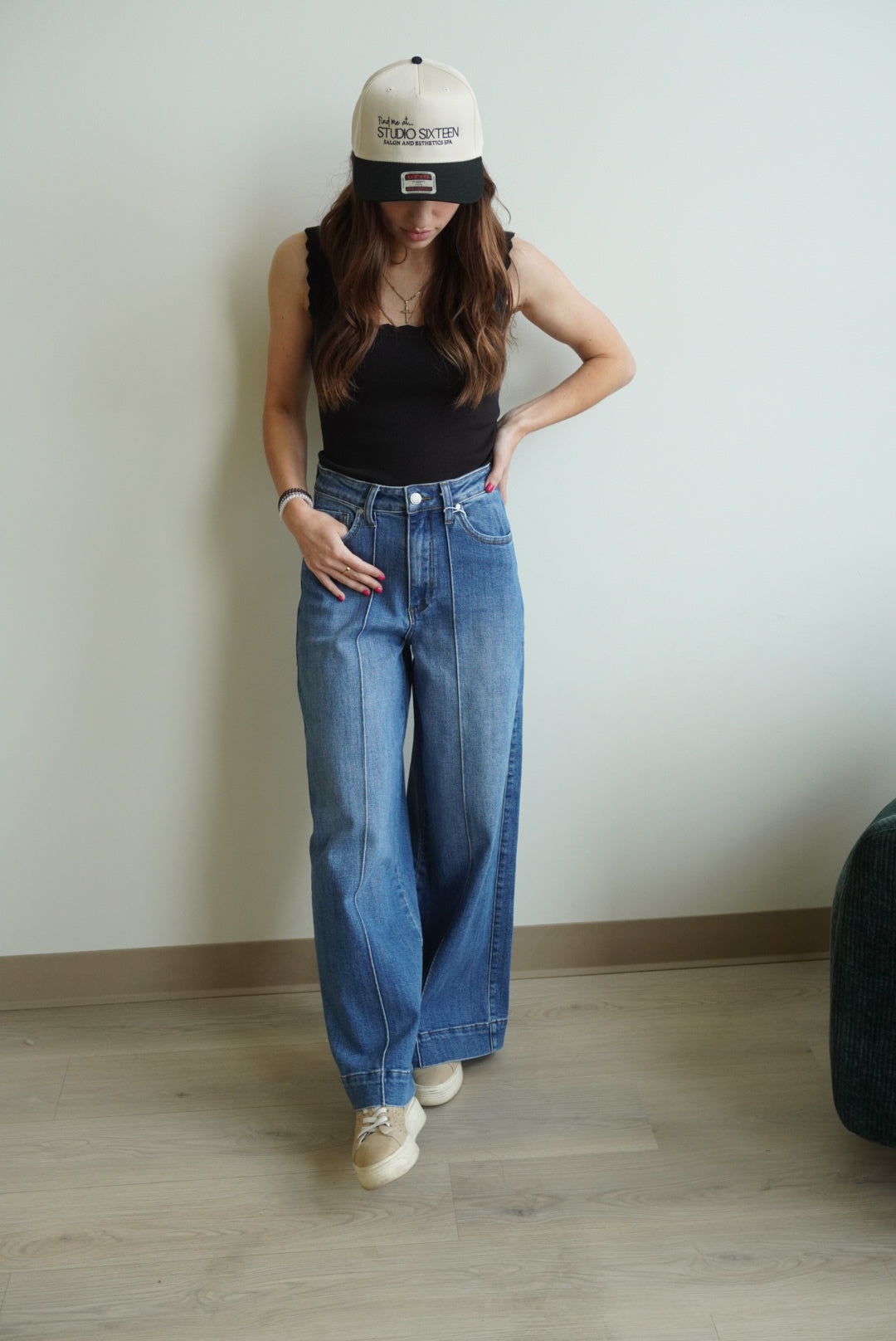 Wide Leg Seam Detail Jeans