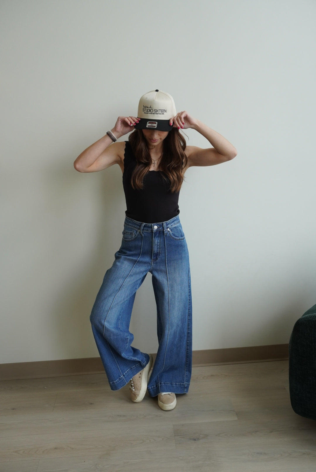 Wide Leg Seam Detail Jeans